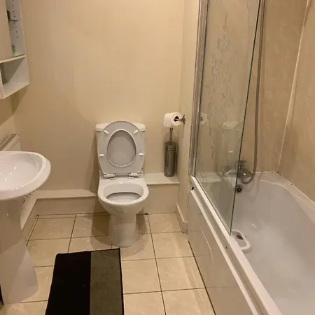Perfect Airport Apartments *